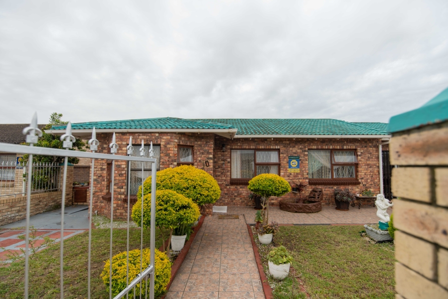 4 Bedroom Property for Sale in Humewood Extension Eastern Cape